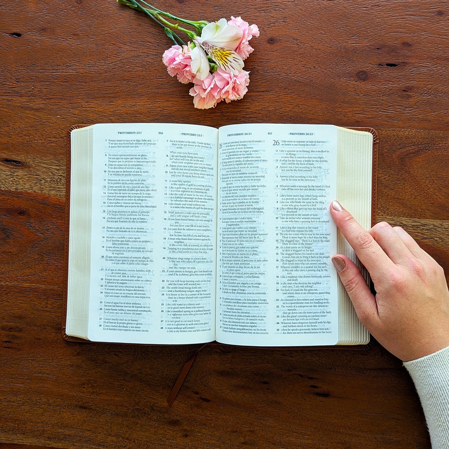 Personalized Spanish English Bible | Biblia Bilingüe RVR1960 & ESV | Custom Engraved Name | Nombre Grabado Bilingual Bible Regalo Cristiano