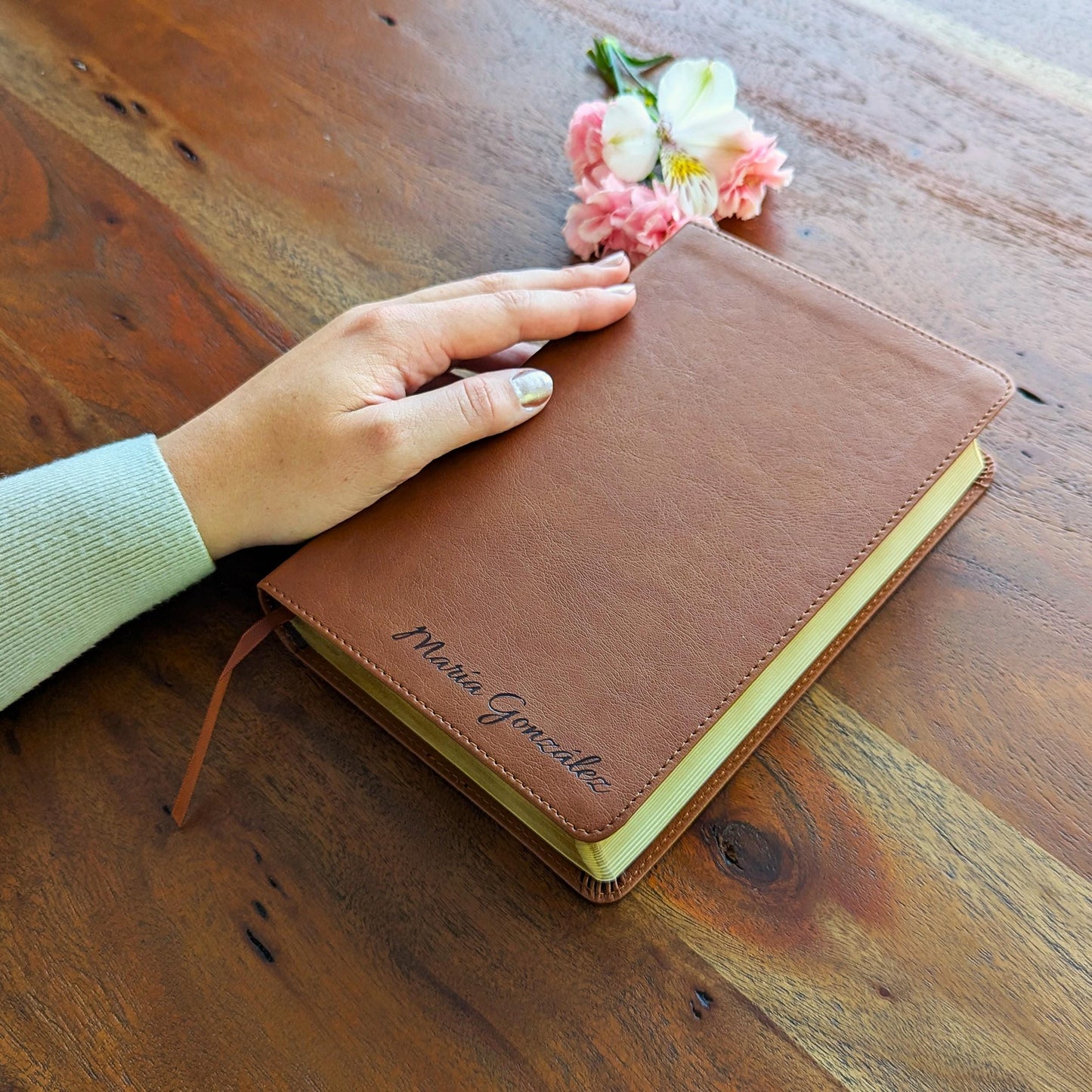 Personalized Spanish English Bible | Biblia Bilingüe RVR1960 & ESV | Custom Engraved Name | Nombre Grabado Bilingual Bible Regalo Cristiano