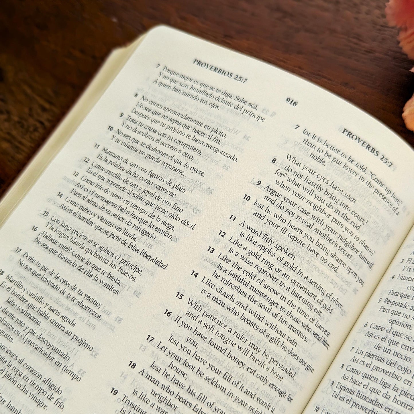 Personalized Spanish English Bible | Biblia Bilingüe RVR1960 & ESV | Custom Engraved Name | Nombre Grabado Bilingual Bible Regalo Cristiano