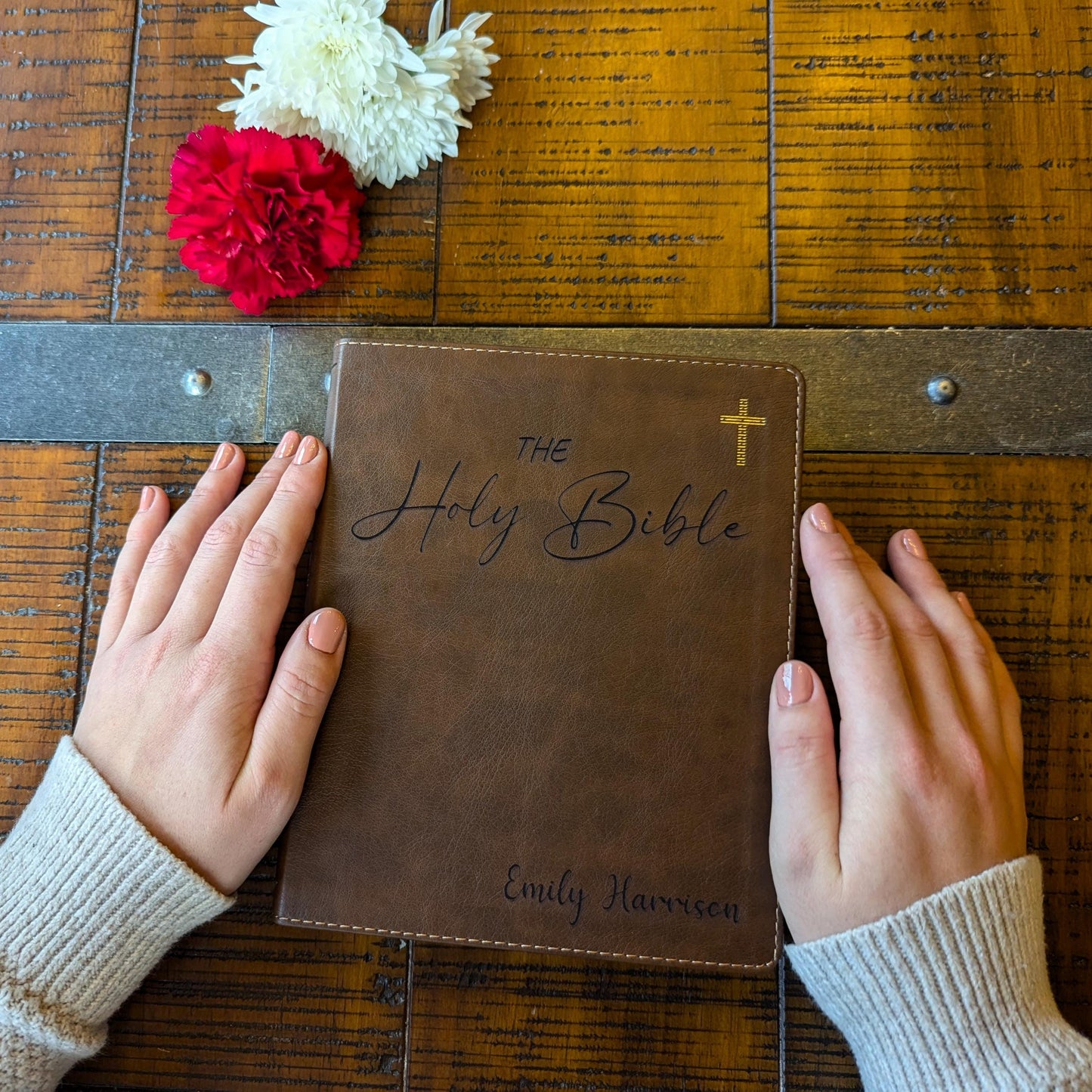 Personalized NIV Journaling Bible | New International Version | Custom Engraved Name | Easy-to-read Study Bible | Christian Gift