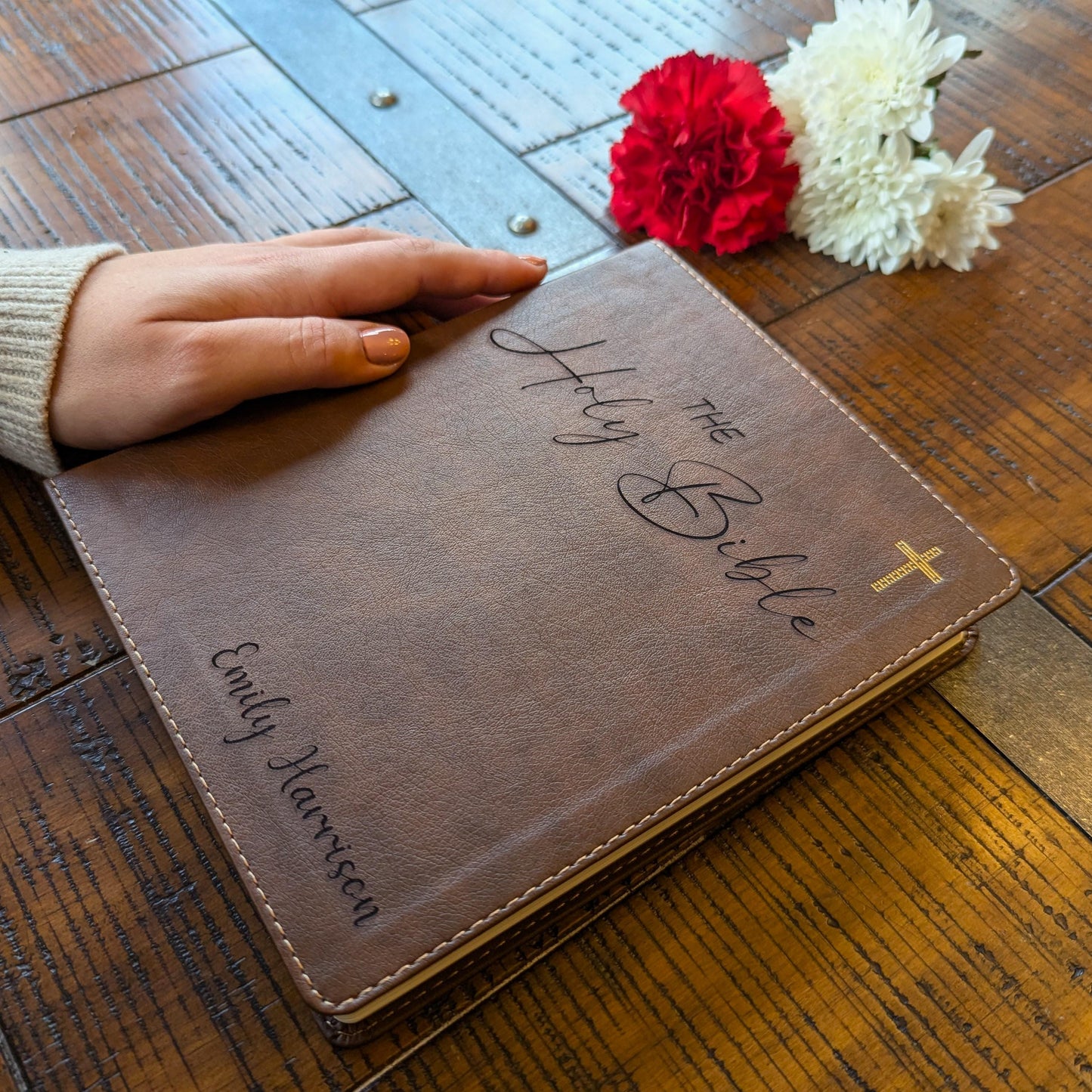 Personalized NIV Journaling Bible | New International Version | Custom Engraved Name | Easy-to-read Study Bible | Christian Gift